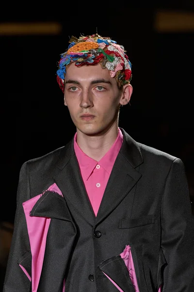 Look 27